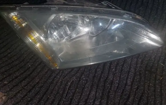 Ford Focus Headlight/headlamp