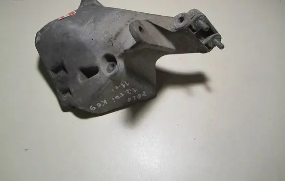 Volkswagen Polo V 6R Engine mounting bracket 03P199205