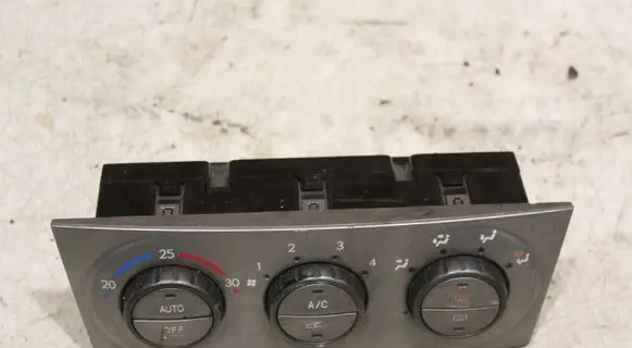 Nissan Terrano Climate control unit 72311SA012
