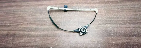 Mazda 3 I Rear door manual window regulator 