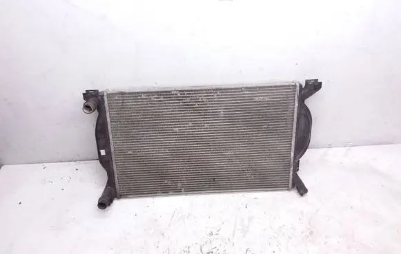 Audi A4 S4 B7 8E 8H Coolant radiator
