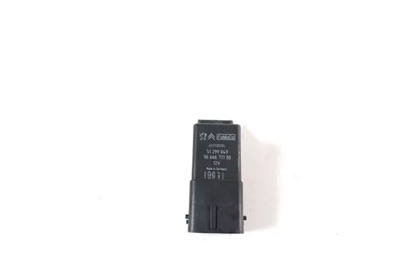 Citroen DS4 Glow plug pre-heat relay 9666671780