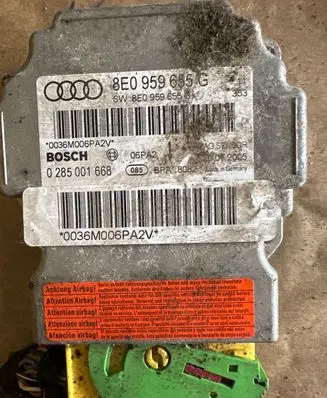 Audi A4 S4 B7 8E 8H Airbag control unit/module 8E0959655G 0285001668