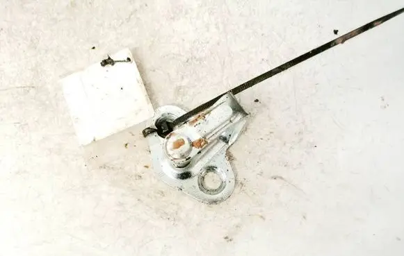 Opel Insignia A Front door lock loop/hook striker 