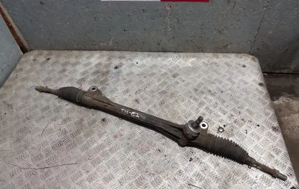 Toyota RAV 4 (XA30) Steering rack NSK0031 T11062