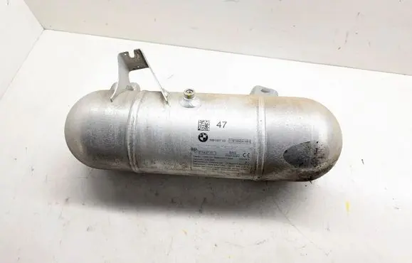 BMW 7 G11 G12 Air suspension tank/reservoir 6861937