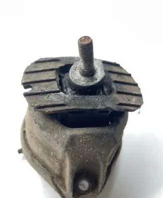 BMW 5 E60 E61 Engine mount bracket