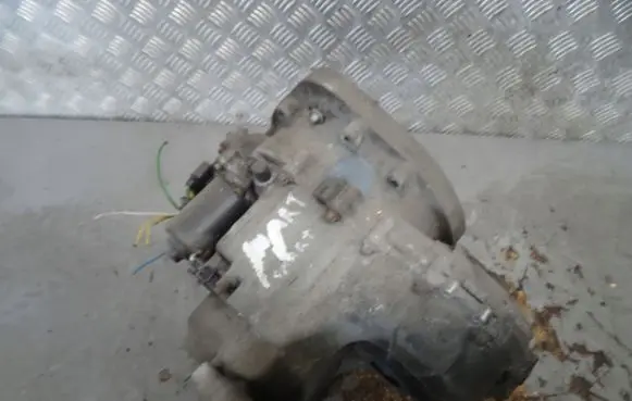 Smart ForFour II W453 Fuel injector 06T