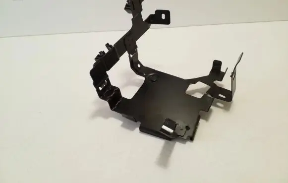 Opel Grandland X Other engine bay part 9824023080