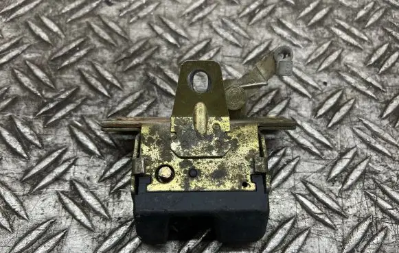 Opel Astra G Tailgate/trunk/boot lock/catch/latch 09130569