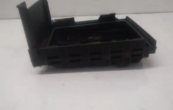 Volkswagen Touran I Fuse box cover 1K0937132