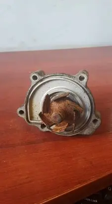 Mercedes-Benz A W168 Water pump 1662010310
