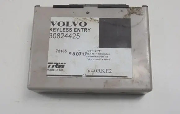 Volvo S40, V40 Door central lock control unit/module 30824425