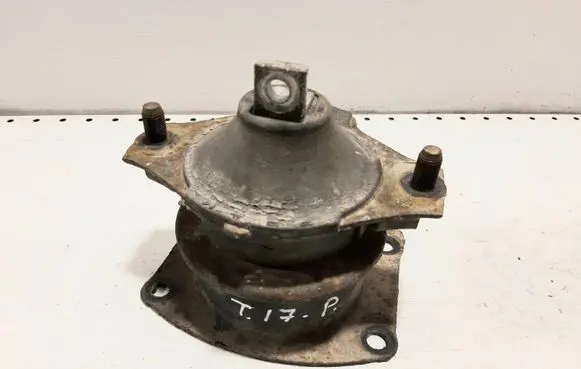 Honda Accord Engine mount bracket