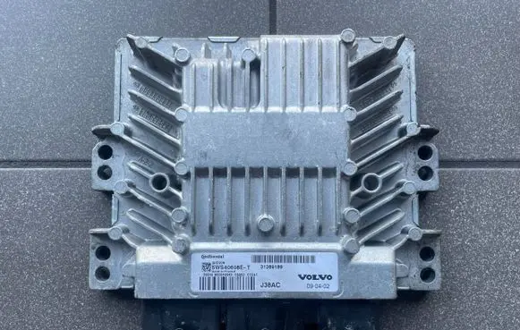 Volvo V70 Engine control unit/module 31269189
