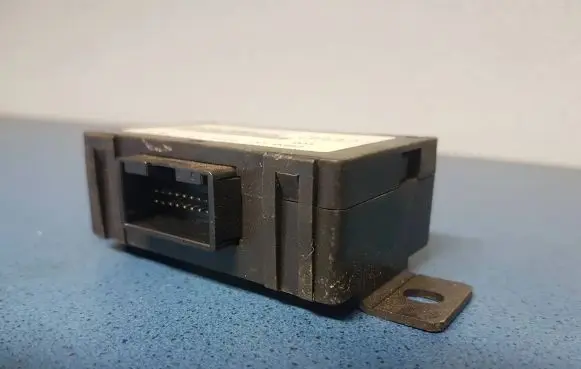Audi A6 S6 C5 4B Alarm control unit/module 4D0951173D