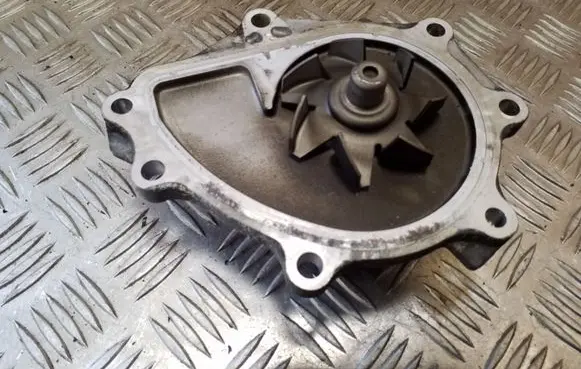 Toyota Avensis T270 Water pump