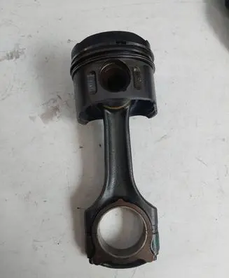 Mercedes-Benz E W210 Piston 8851 611