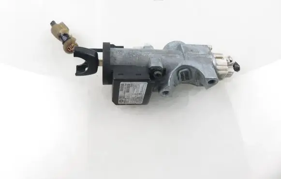 Nissan X-Trail T30 Ignition lock 28590C9902