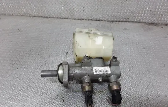 Mercedes-Benz ML W163 Master brake cylinder 26051382011 26051383041 26212502223