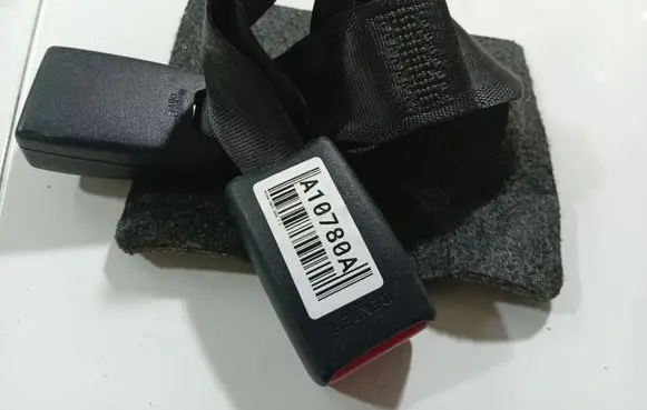 Honda Jazz Middle seatbelt buckle (rear) 356272