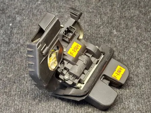 Audi A6 S6 C6 4F Tailgate/trunk/boot lock/catch/latch 8K9927505