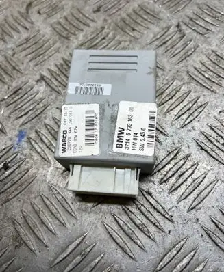 BMW X5 E70 Air suspension control unit module (rear) 4461500510 6793163