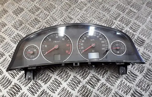 Speedometer (instrument cluster)