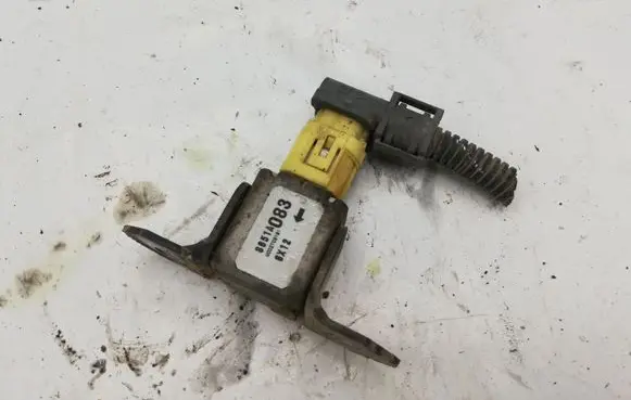 Mitsubishi L200 Airbag deployment crash/impact sensor 8651A083