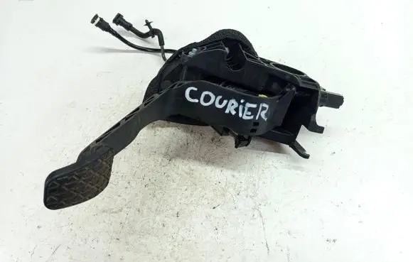 Ford Turneo Courier Clutch pedal EY167B633CA 1512019