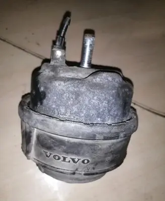 Volvo V70 Engine mount bracket 30680751