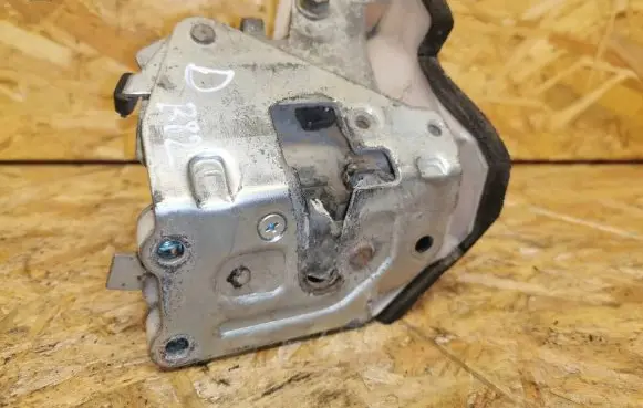 Toyota Previa (XR30, XR40) II Sliding door lock 