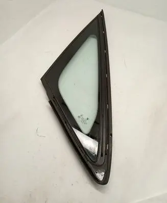 BMW 2 F46 Front triangle window/glass 7375182