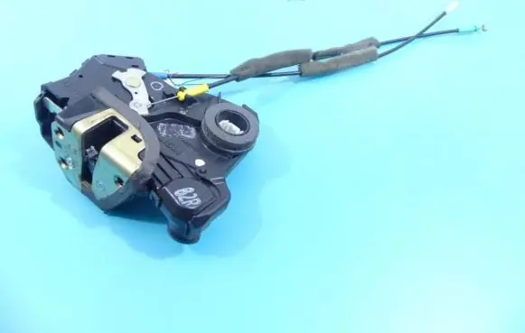 Toyota Corolla Verso E121 Front door lock IMPRK1161161