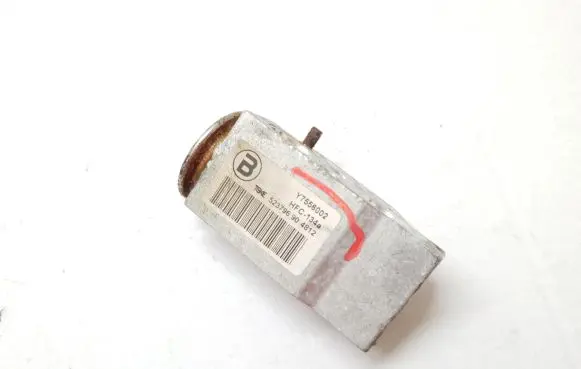 Audi A5 8T 8F Air conditioning (A/C) expansion valve Y7556002