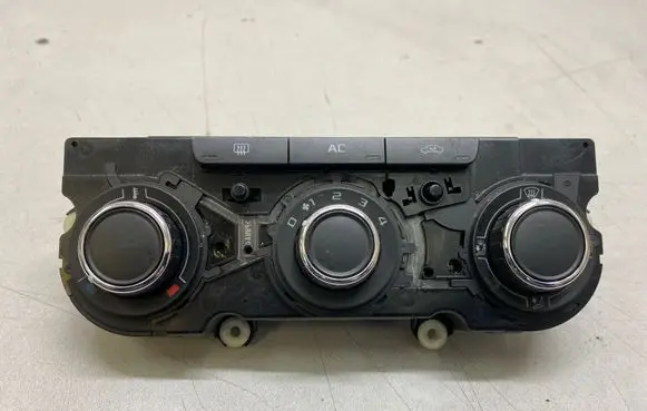 Skoda Octavia Mk2 (1Z) Climate control unit 3T0820047R 5HB00975240