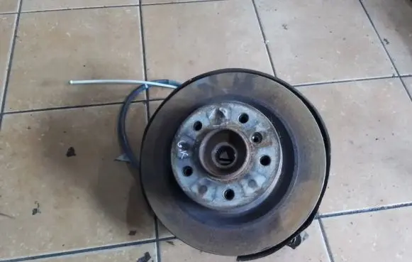 BMW 1 E81 E87 Rear wheel hub