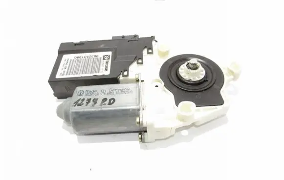 Toyota Avensis T220 Front door window regulator motor 9632531980