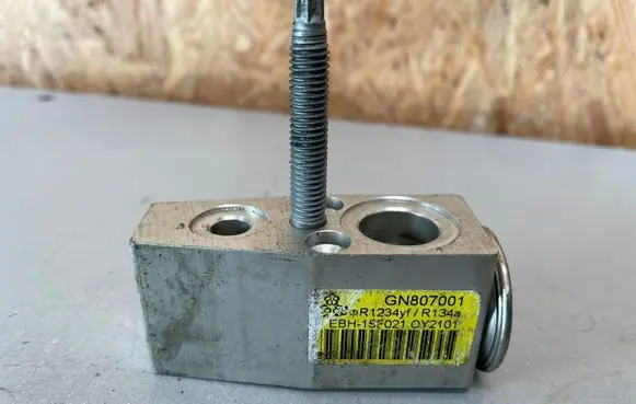 Air conditioning (A/C) expansion valve