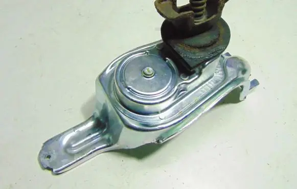 Dodge Journey Spare wheel mounting bracket 