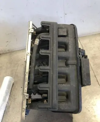 BMW 5 E39 Intake manifold 7501527 750152710 143894902