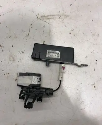 Porsche Macan (95B) Aerial antenna amplifier 95B035225A