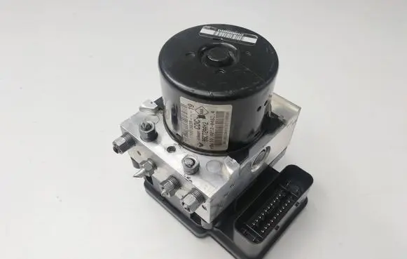 Renault Megane III ABS Pump 476601563R