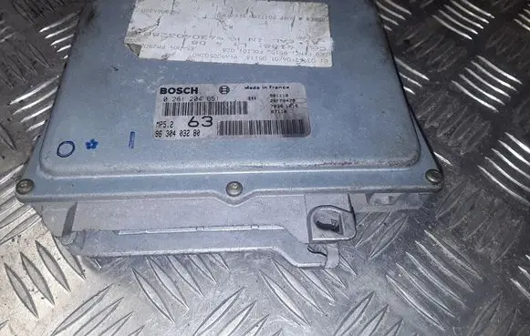 Peugeot 406 Engine control unit/module 0261204651