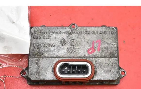 Audi A8 S8 D3 4E Voltage converter/converter module 5DV008290-00