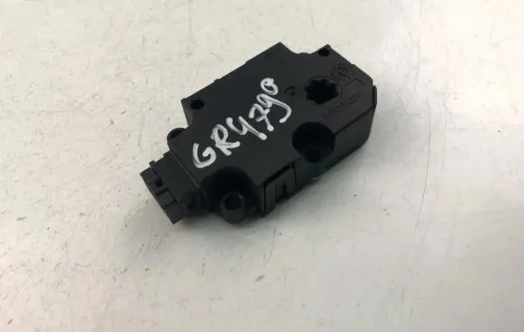 Audi A6 C7 Intake manifold valve actuator/motor CZ1139300856