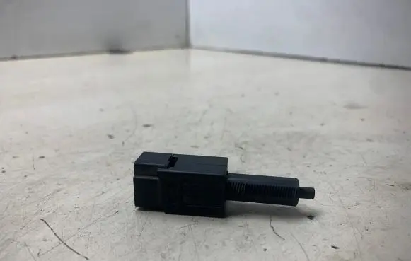 Nissan X-Trail T30 Brake pedal sensor switch