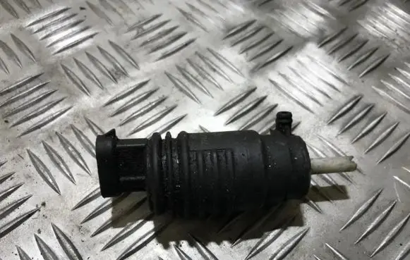 Mitsubishi Lancer Windscreen/windshield washer pump