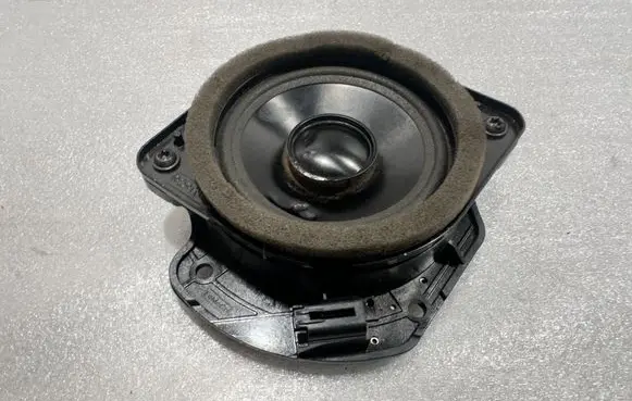 Ford Mustang VI Front door speaker KR3T19B140BB KR3T19B140