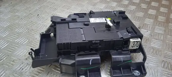 Volkswagen Touareg II Fuse module 7P0937548